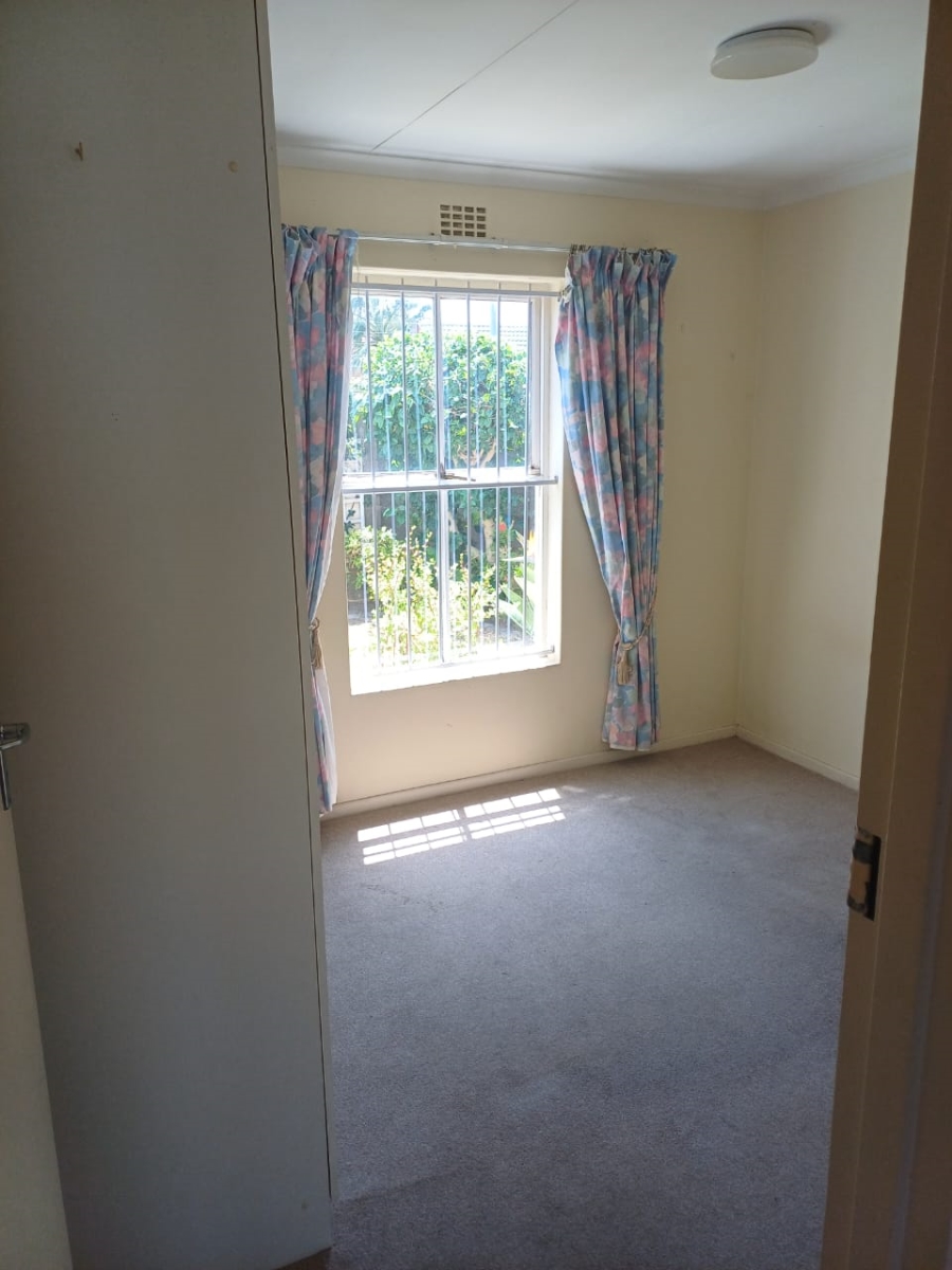 2 Bedroom Property for Sale in Gordons Bay Central Western Cape